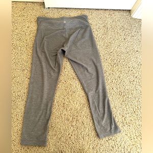Lululemon wunder under crop leggings - size 6